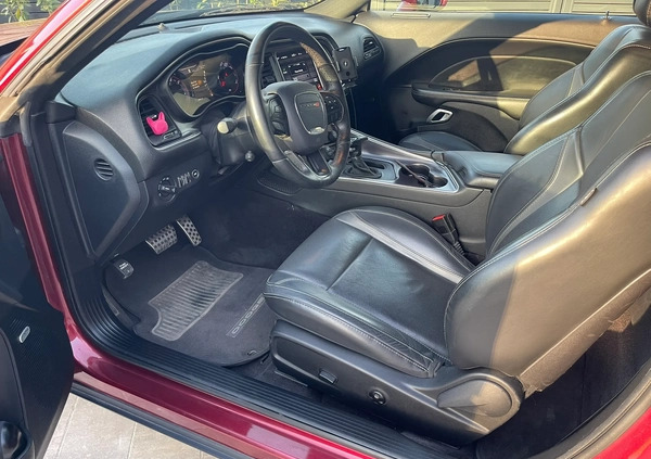 Dodge Challenger cena 133000 przebieg: 63581, rok produkcji 2017 z Łódź małe 121